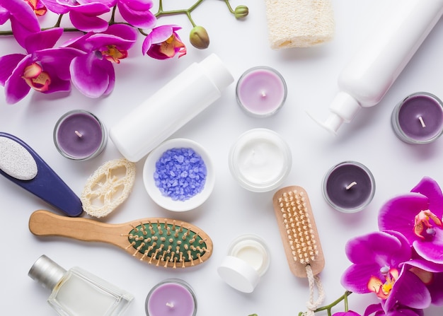 Foto gratuita bodegón de spa con productos de belleza