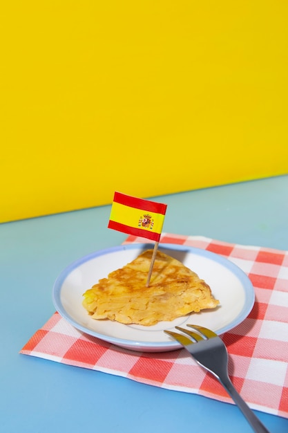 Foto gratuita bodegón de tortilla española