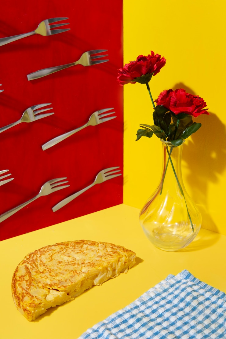 Foto gratuito bodegón de tortilla española