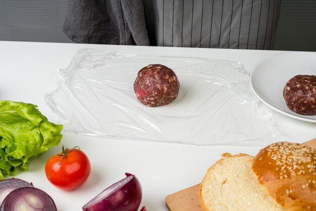 Bola de carne sabrosa para hamburguesas