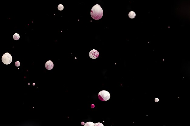 Bolas de acrílico blancas abstractas en agua