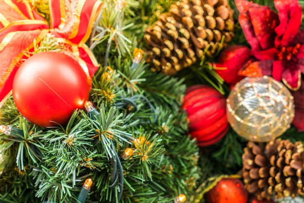 Bolas de un árbol de navidad