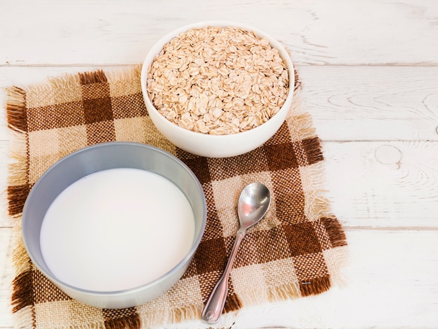 Boles de leche y avena