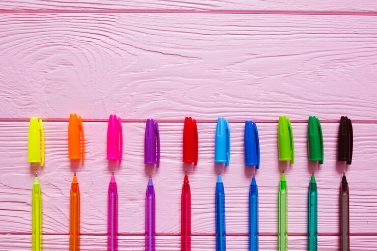 Foto gratuito bolígrafos de colores