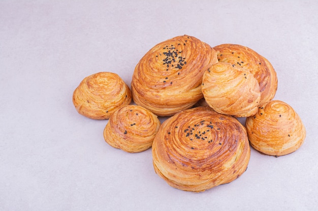 Bollos de gogal tradicionales caucásicos con comino