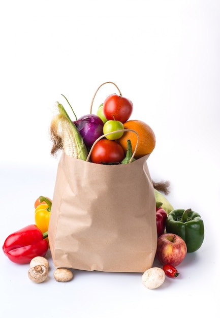 Bolsa llena de verduras