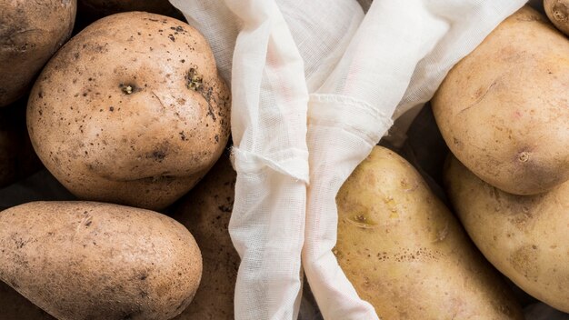 Bolsas de papas en primer plano