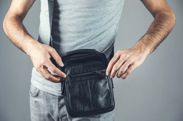 10 Bolsos De Mano De Hombre Más Vendidos En El Corte Inglés | sptc.edu.bd