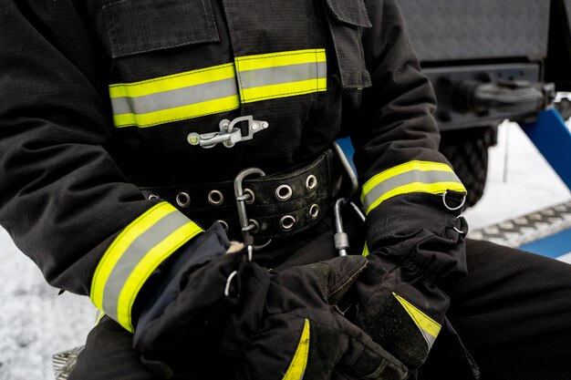 Bombero listo para su misión.