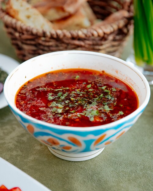 Borsch repollo zanahoria remolacha verdes vista lateral