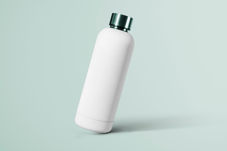 Botella de agua blanca reutilizable