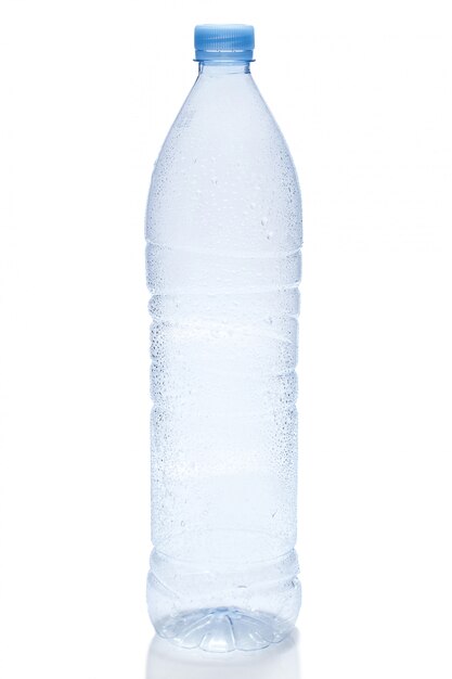 Botella de agua vacía