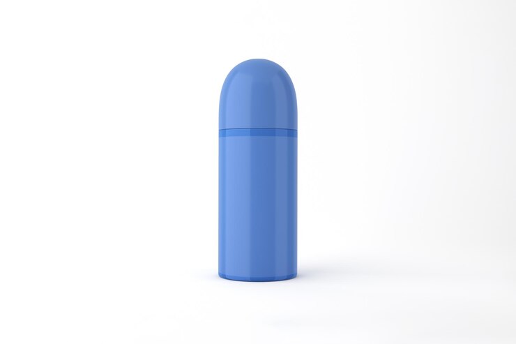 Foto gratuito botella de spray cosmético azul aislada sobre un fondo blanco