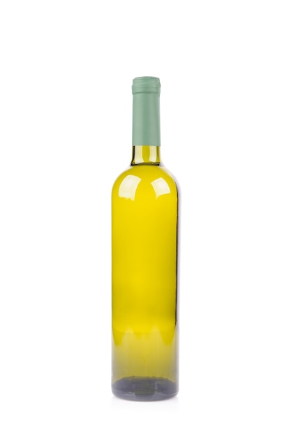 Botella de vino aislado en blanco