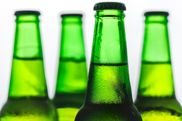 Foto gratuita botellas de cerveza fría fotografía macro