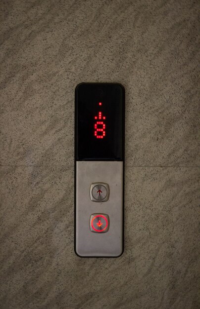 Botones de control del elevador