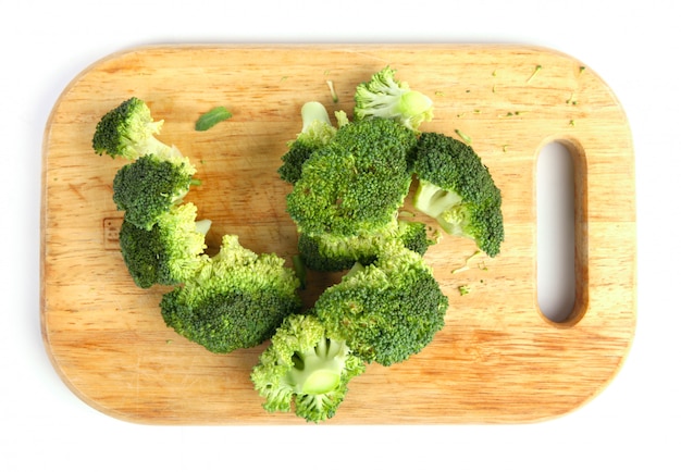 Brocolli en tabla de cortar