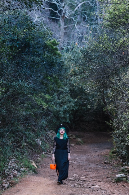 Bruja mujer con calabaza