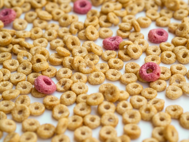 Foto gratuita bucles de cereales clásicos deliciosos y nutritivos.