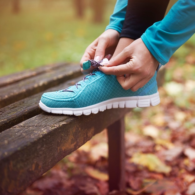 Foto gratuita un buen calzado es la base para correr