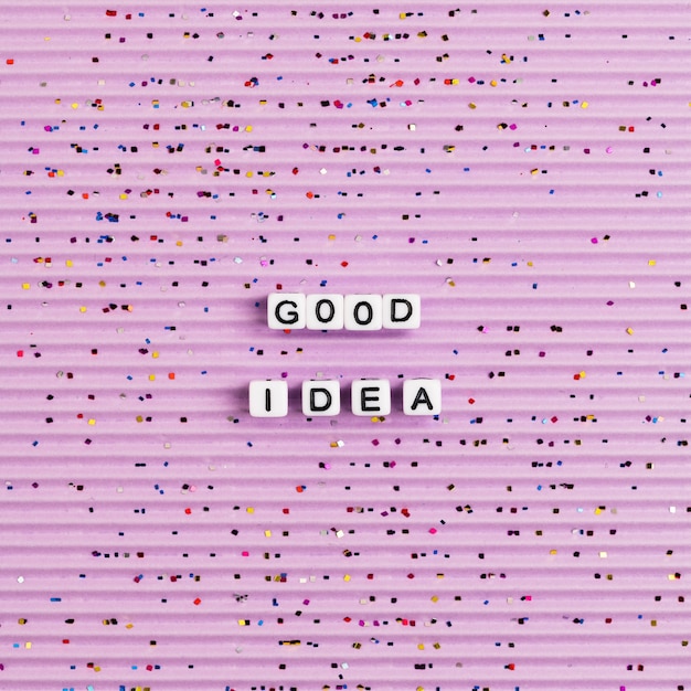 Buena idea tipografía letra abalorios rosa papel tapiz