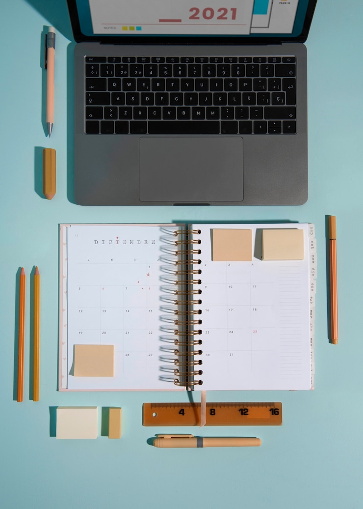 Foto gratuito bullet journal colorido y sobrecargado