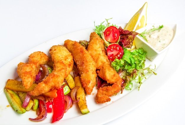 Buñuelo de camarones en el plato