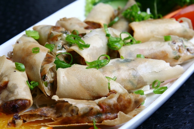 Buñuelos con comida y verduras