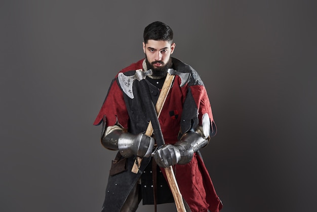 Hombre Ruso En Ropa Medieval Imagen editorial - Imagen de traje, belgrado:  70541080