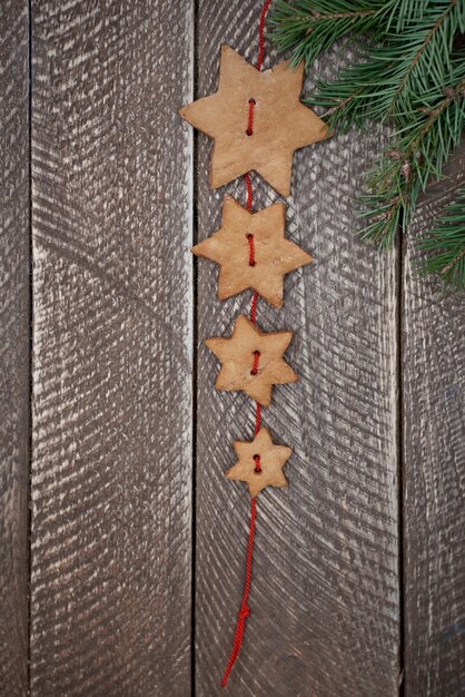 Cadena llena de galletas de pan de jengibre dulce