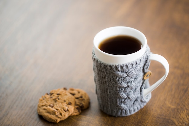 Foto gratuita café al lado de galleta