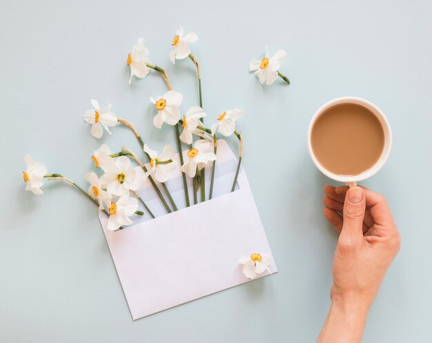 Café y flores