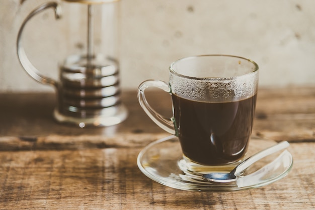 Café negro en taza de café