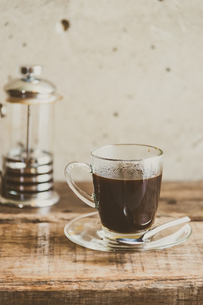 Café negro en taza de café