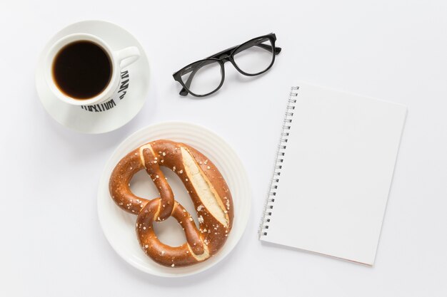 Café y pretzel