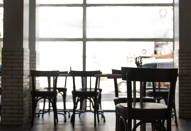 Una cafetería de moda en la ciudad.