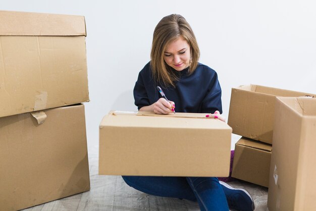 Caja de firma de mujer bonita