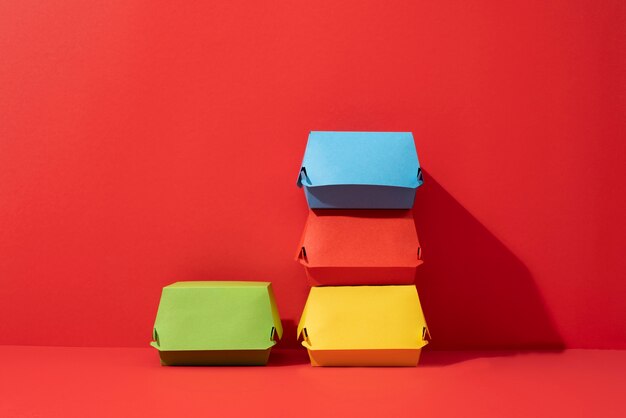 Cajas de colores para arreglo de comida