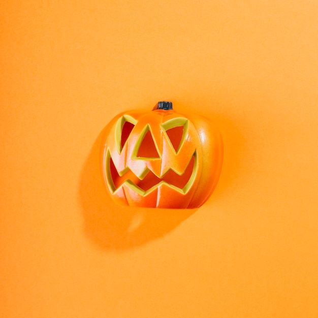 Calabaza de Halloween en medio