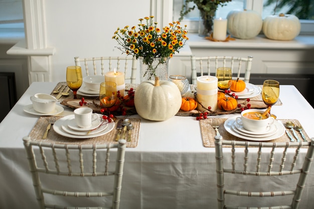 Calabaza puesta sobre la mesa