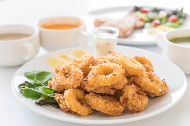 Calamares fritos (anillos de calamares)