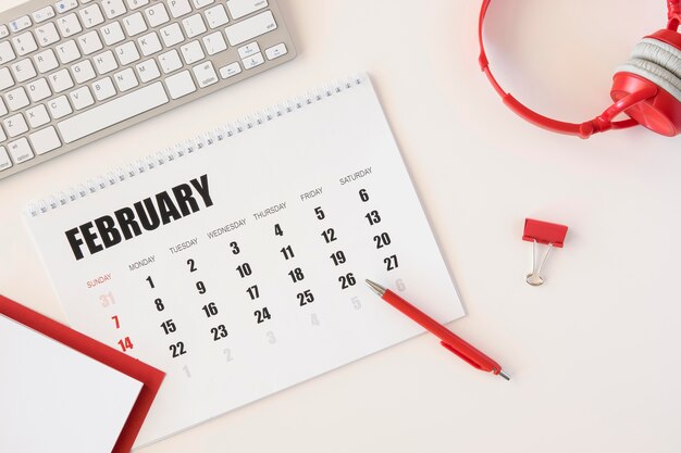 Calendario de febrero de planificador de vista superior