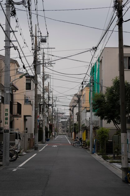 Calle de japón vacía con bicicleta