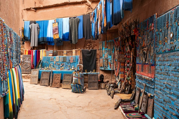 Foto gratuita calle del pueblo de ait ben haddou