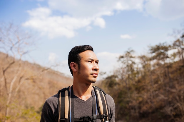 Foto gratuita caminante de excursión