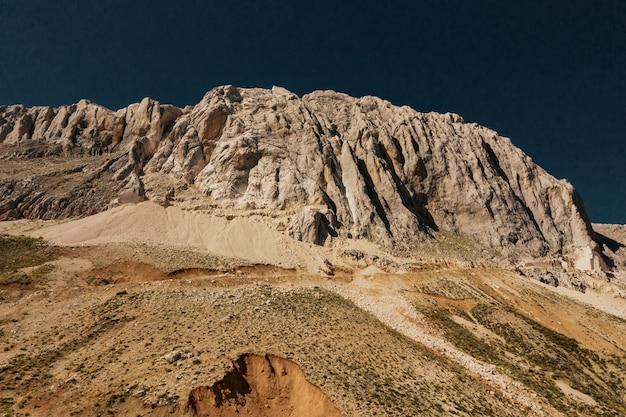 Foto gratuita camino de camino de montaña en paisaje panorámico