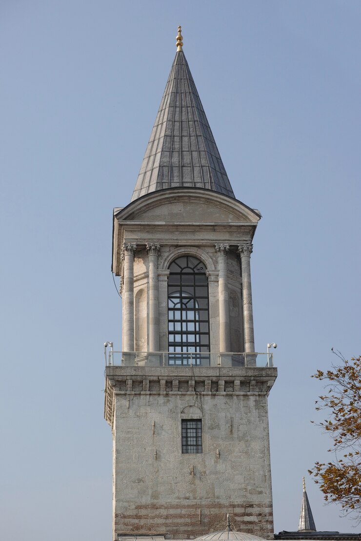 Foto gratuito campanario con el cielo de fondo