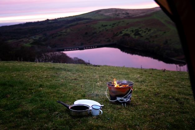 Camping de invierno con parrilla