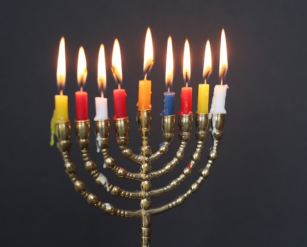 Candelabro de Hanukkah