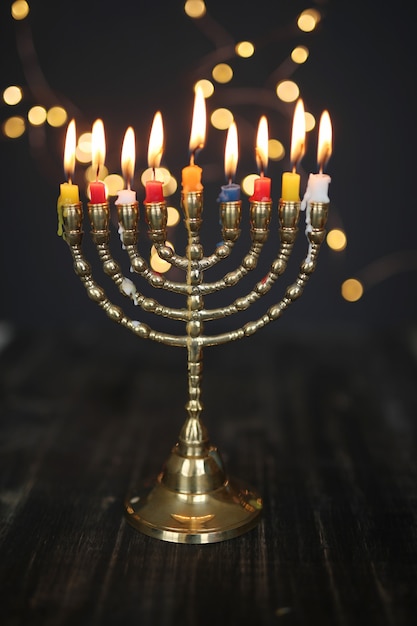 Candelabro de Hanukkah